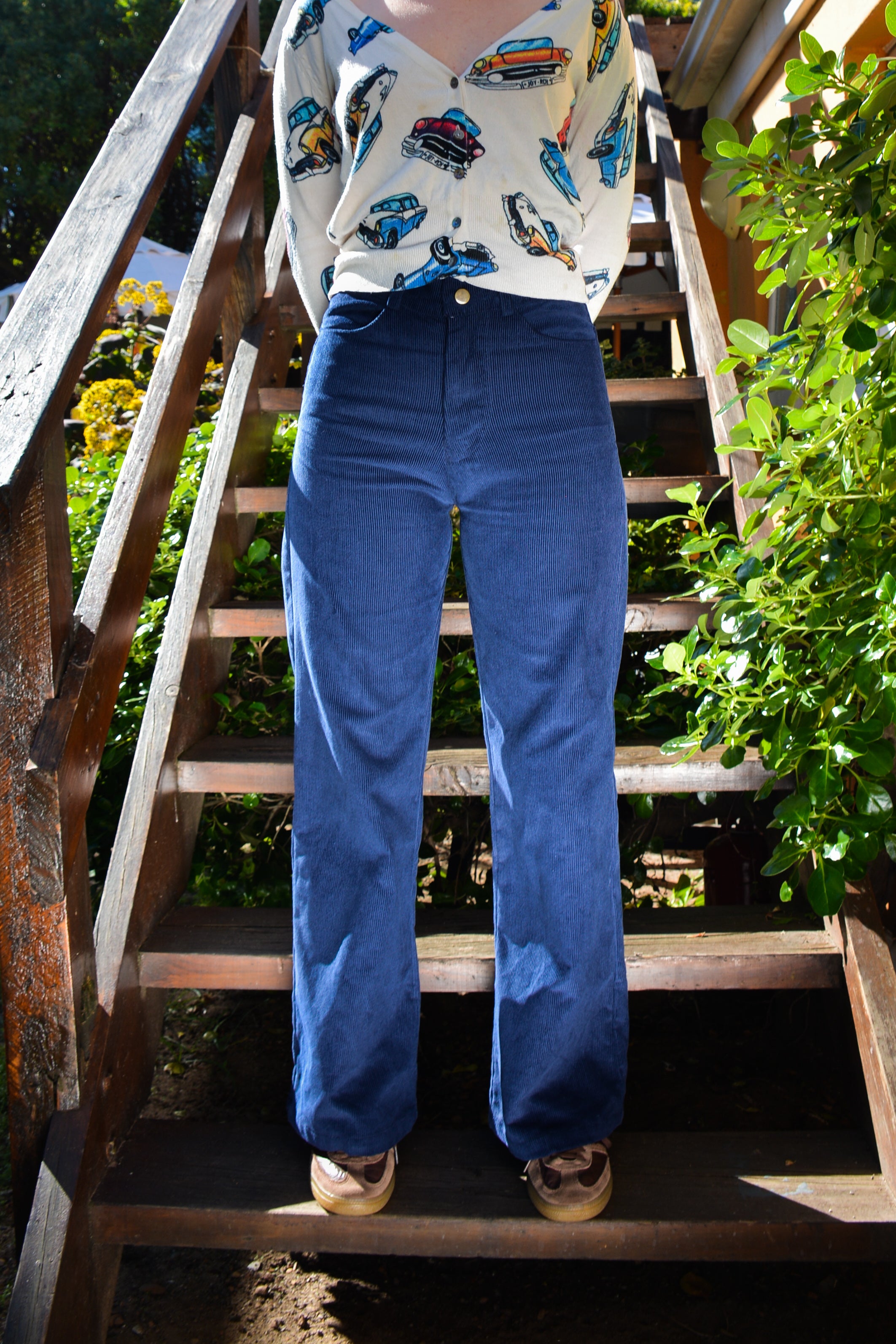 Corduroy High-Waisted Pants in Deep Navy