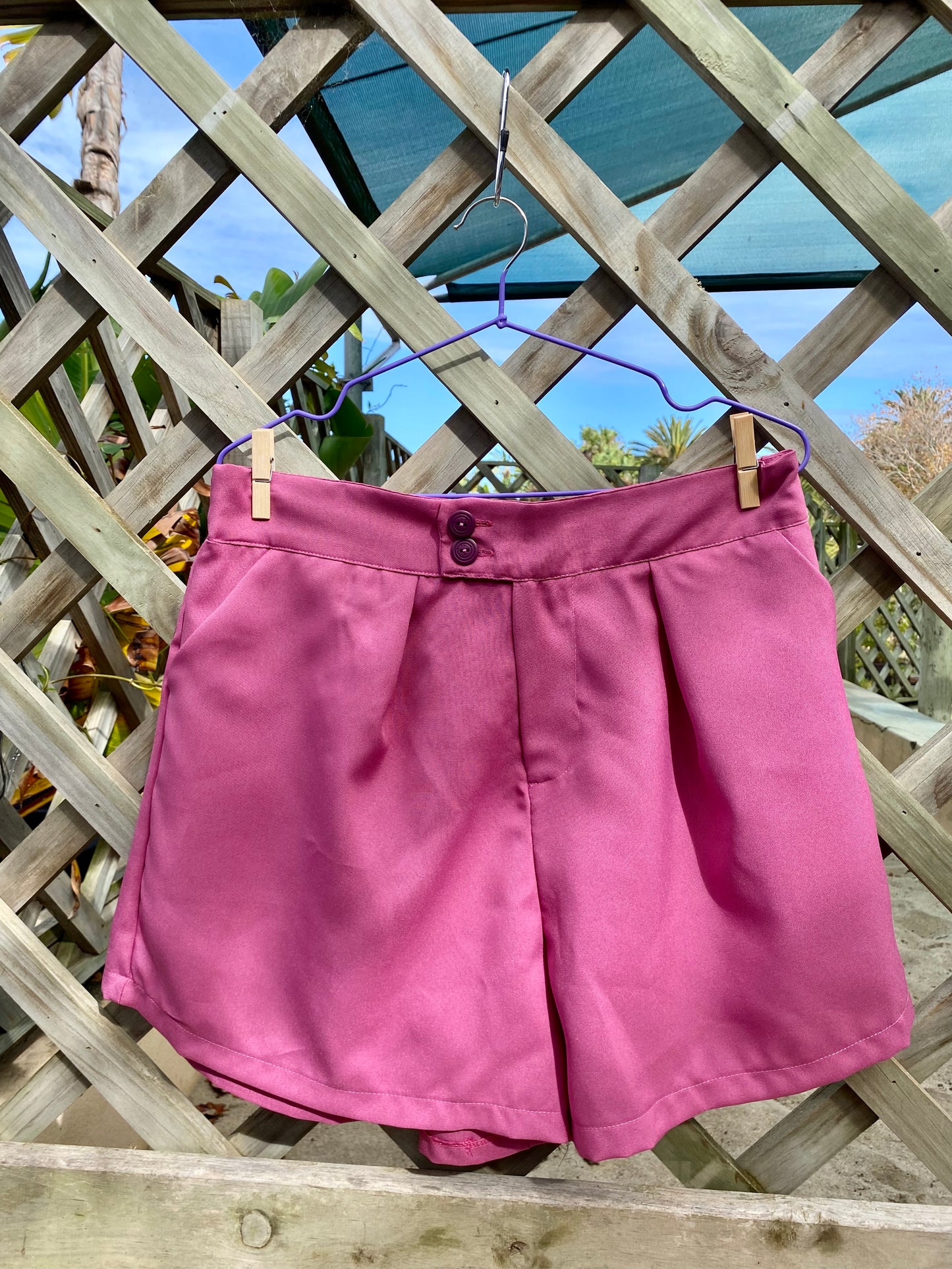 Juniper Stretch Shorts in Rouge Pink